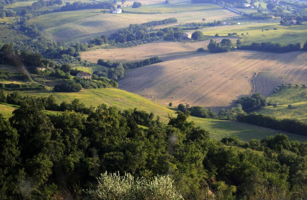 Hotel Agriturismo Fara à Montegiorgio Extérieur photo